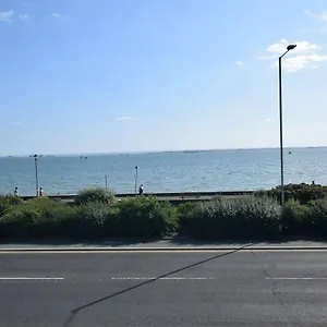 5 Bedroom Front Southend-on-Sea